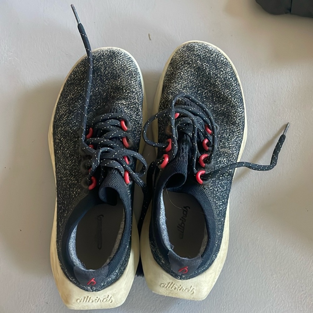 Women’s Allbird wool runner size 8